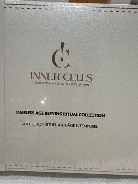 High performance luxury skin care collection which contains peptides, hyaluronic